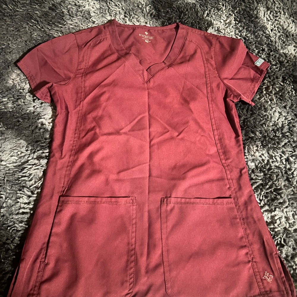 Med Couture Insight Maroon Scrub Top XS